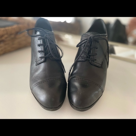 Franco Sarto Black Oxford Heels - Picture 2 of 13